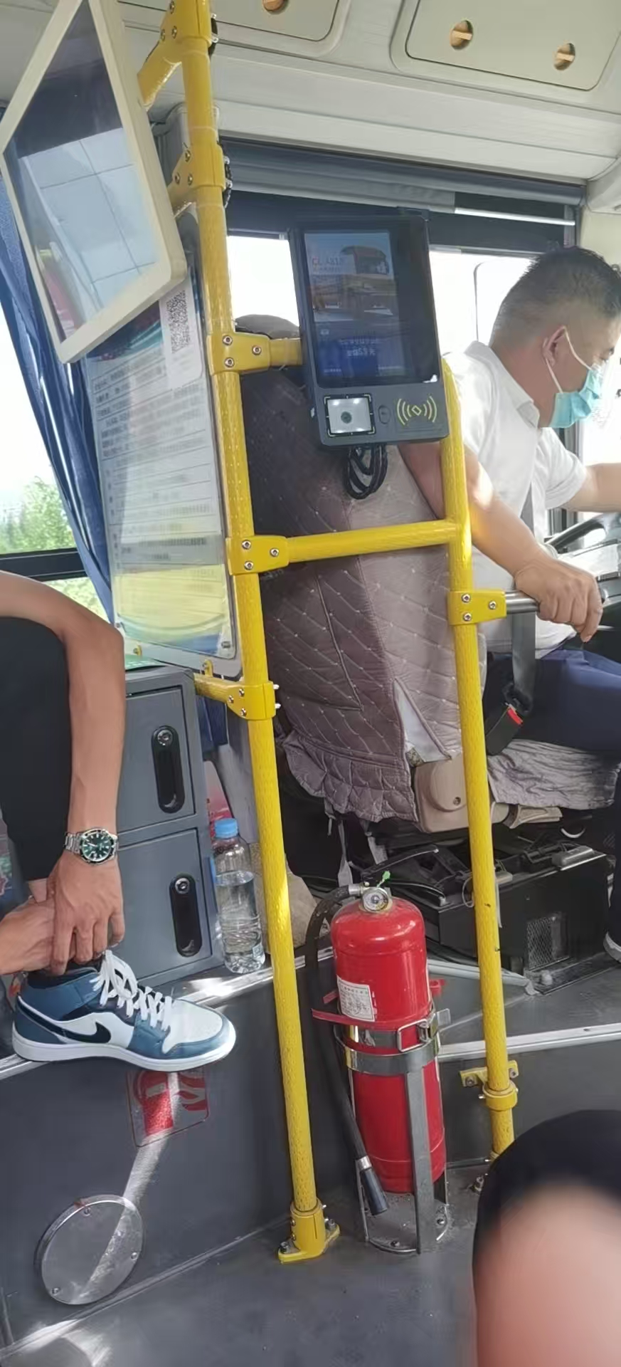 海东公共交通集团与青海浪涛讯科技签订公交一卡通项目